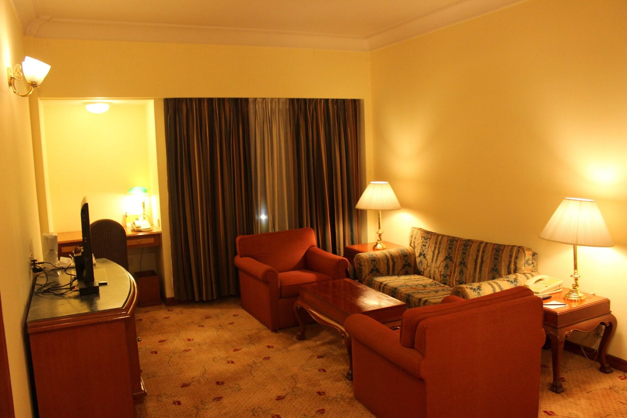 Hotel Sagar Plaza City Centre Pune Eksteriør billede
