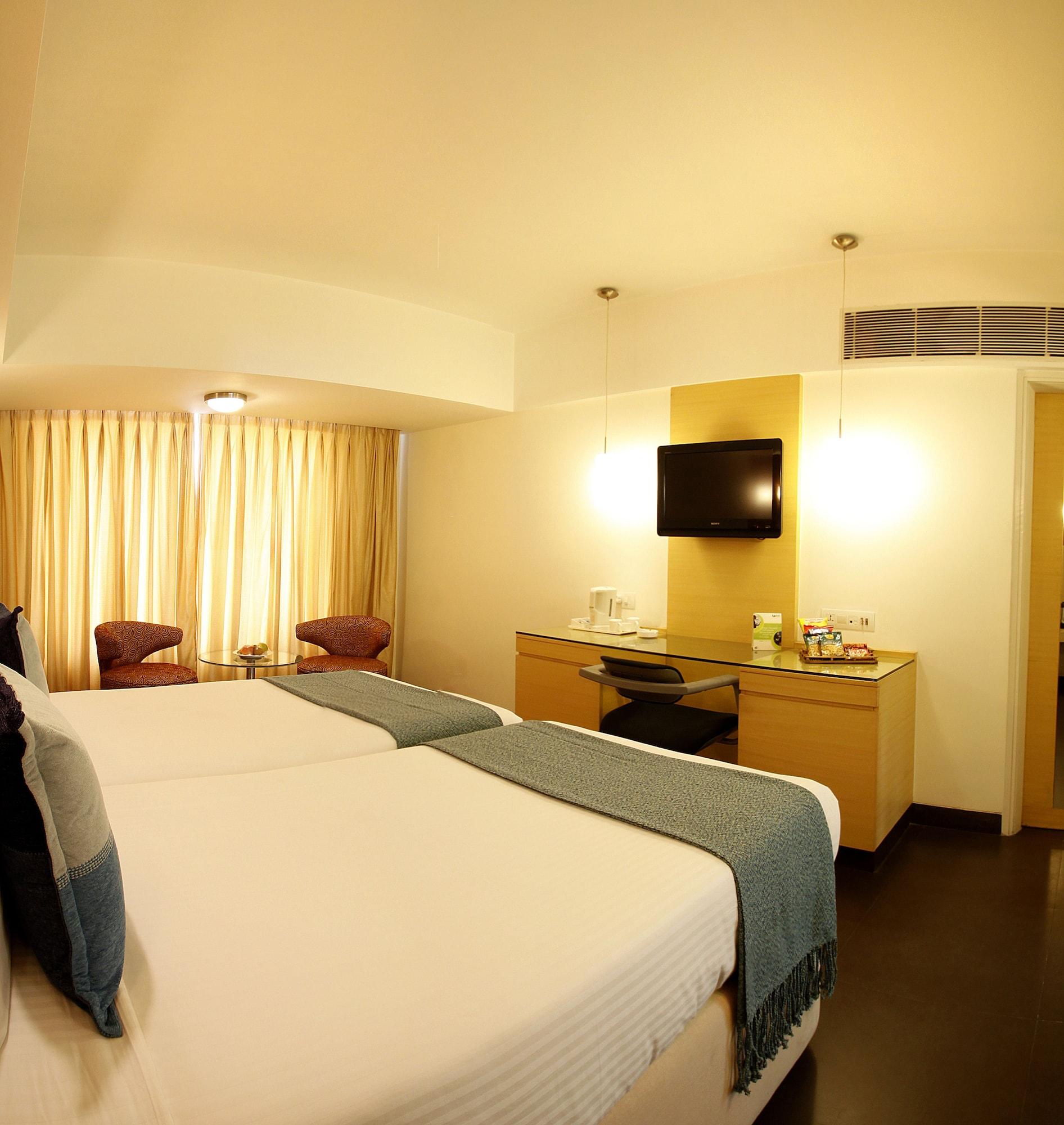 Hotel Sagar Plaza City Centre Pune Eksteriør billede