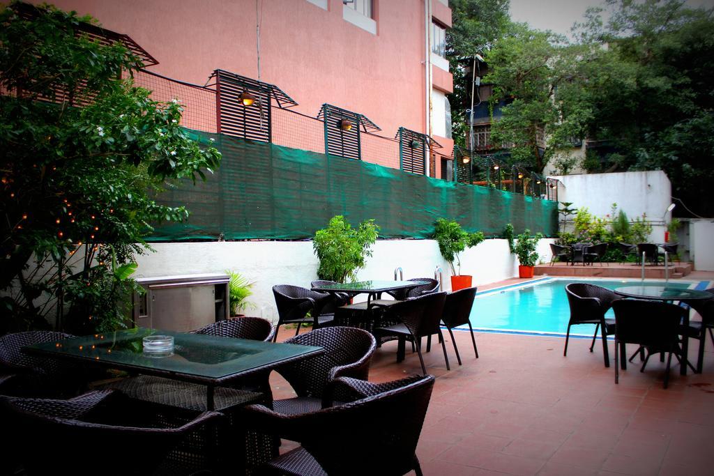Hotel Sagar Plaza City Centre Pune Eksteriør billede