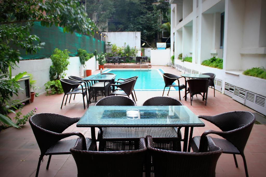 Hotel Sagar Plaza City Centre Pune Eksteriør billede