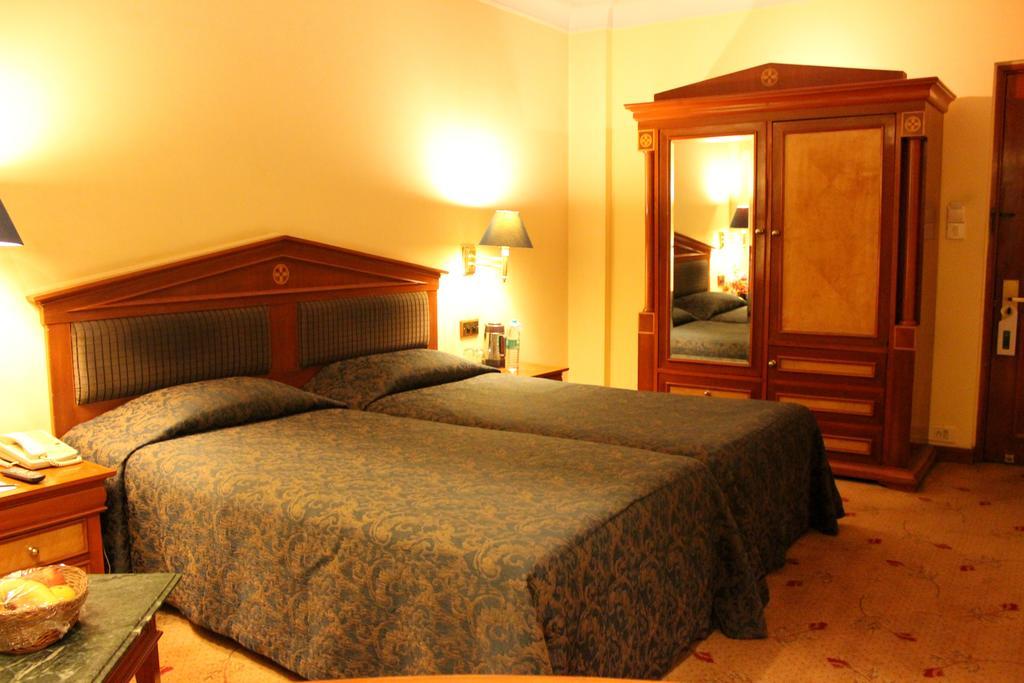 Hotel Sagar Plaza City Centre Pune Værelse billede
