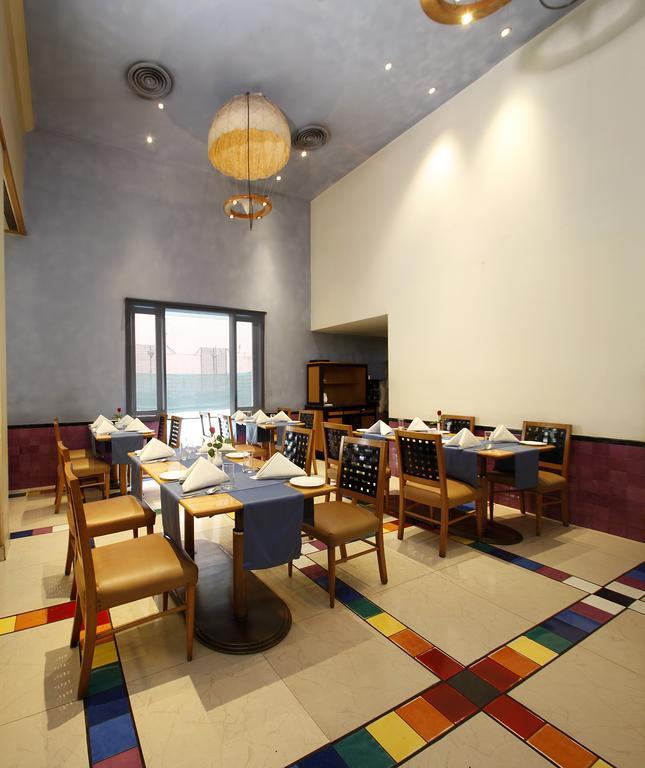 Hotel Sagar Plaza City Centre Pune Eksteriør billede
