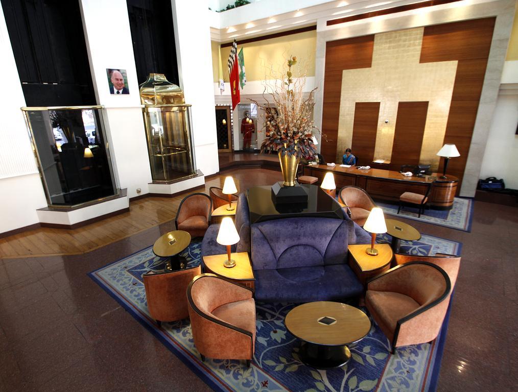Hotel Sagar Plaza City Centre Pune Eksteriør billede