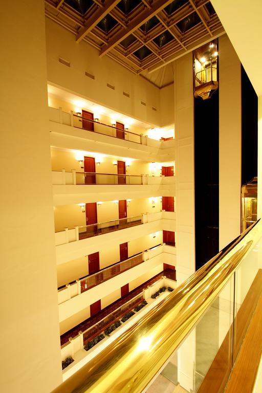 Hotel Sagar Plaza City Centre Pune Eksteriør billede