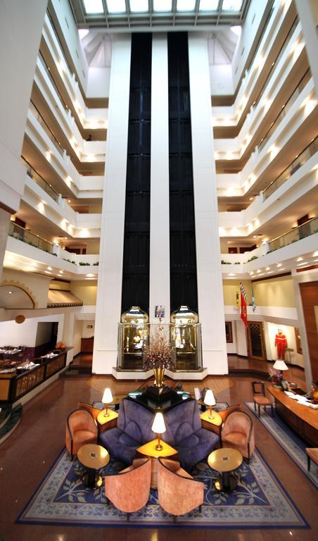 Hotel Sagar Plaza City Centre Pune Eksteriør billede