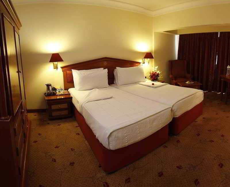 Hotel Sagar Plaza City Centre Pune Eksteriør billede